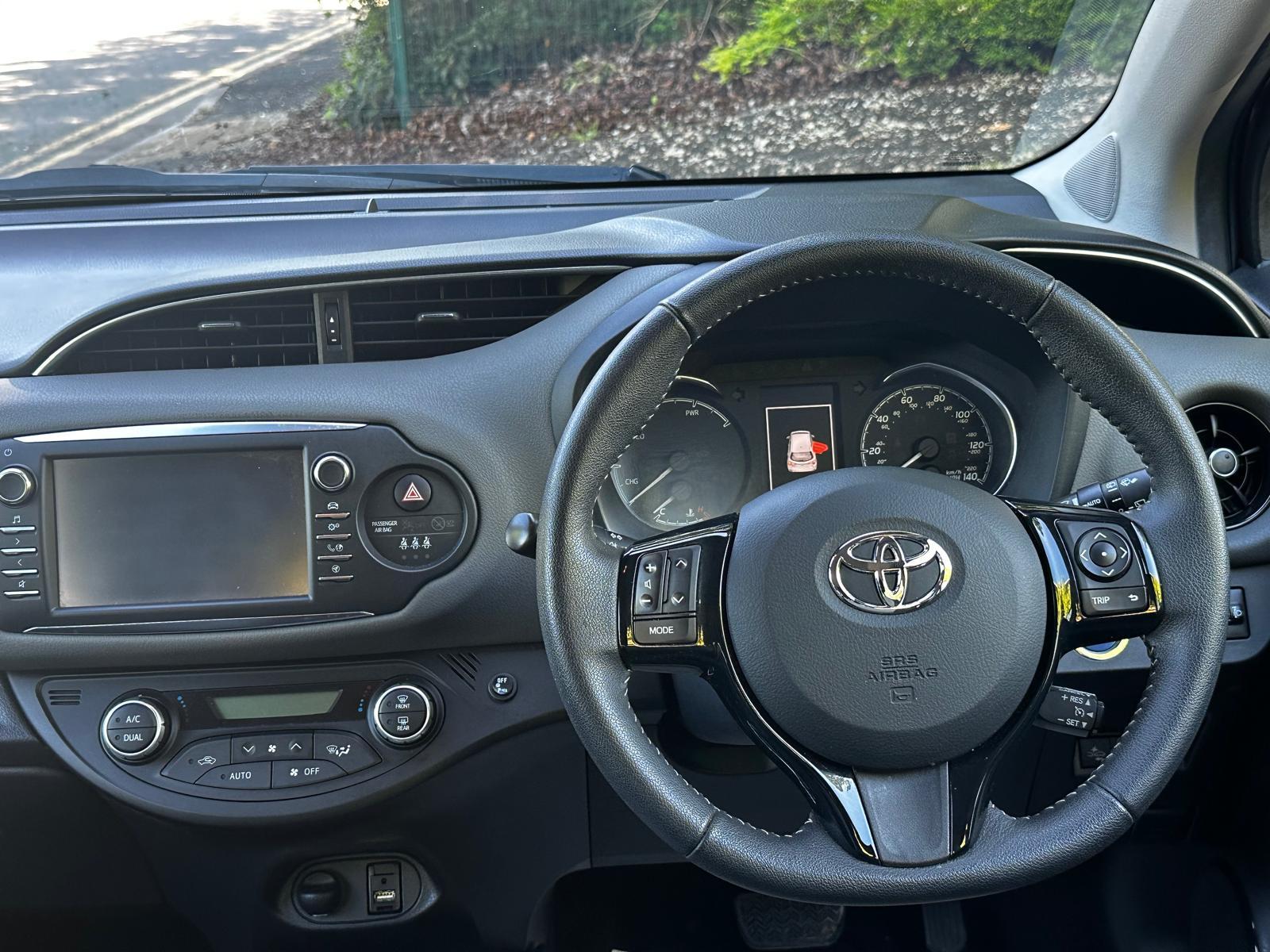 Toyota Yaris 1.5 VVT-h Icon Tech Hatchback 5dr Petrol Hybrid E-CVT Euro 6 (s/s) (100 ps)
