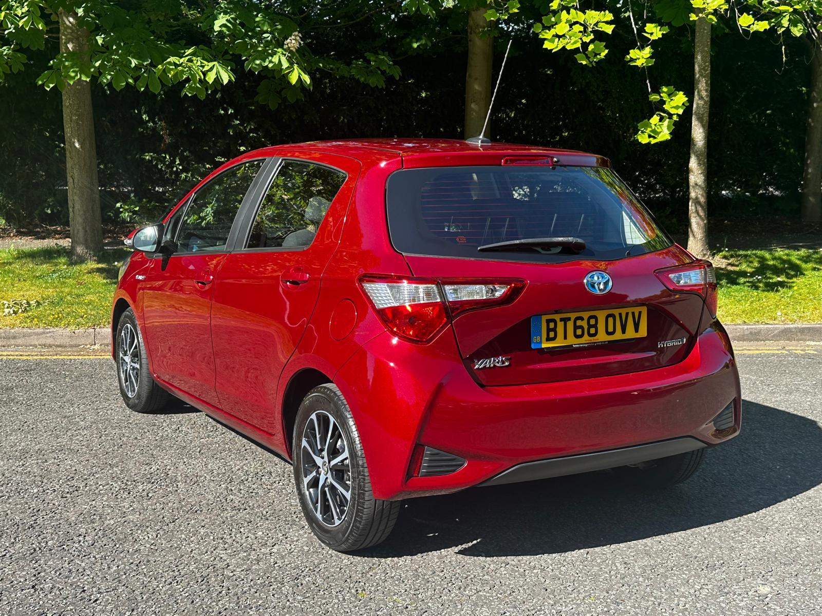 Toyota Yaris 1.5 VVT-h Icon Tech Hatchback 5dr Petrol Hybrid E-CVT Euro 6 (s/s) (100 ps)