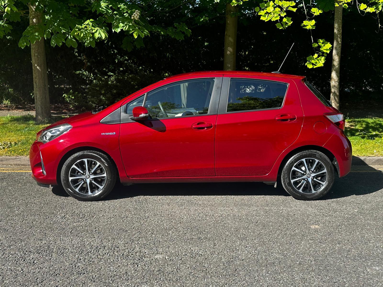 Toyota Yaris 1.5 VVT-h Icon Tech Hatchback 5dr Petrol Hybrid E-CVT Euro 6 (s/s) (100 ps)