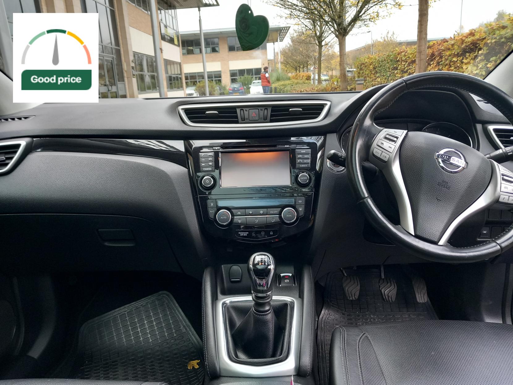 Nissan Qashqai 1.6 DIG-T Tekna SUV 5dr Petrol Manual 2WD Euro 6 (s/s) (163 ps)